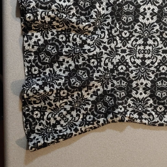 Lace Look Trumpet Skirt from CATO sz26/28 NWT - Picture 2 of 5